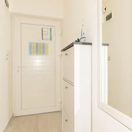 Stylish Olga Near And Old Town Apartment *