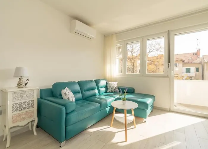 Apartment Stylish Olga Near And Old Town