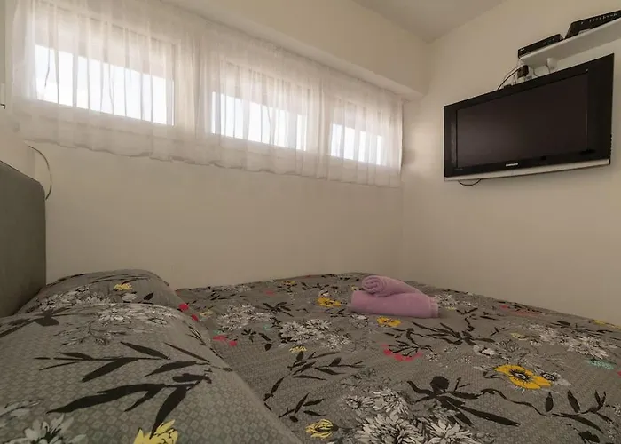 Stylish Olga Near And Old Town Apartment *